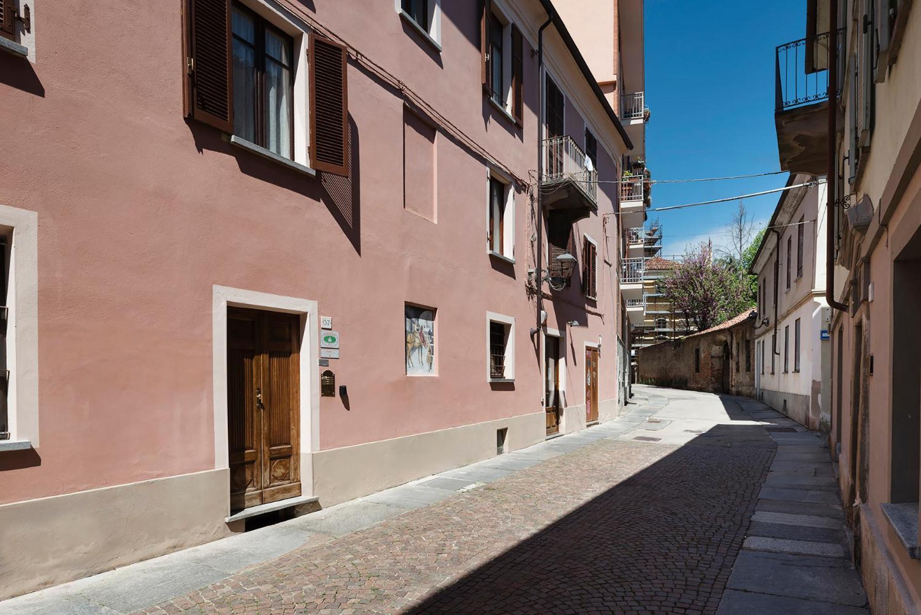 L' Estate Di San Martino Room Rental - Free Park Asti Eksteriør billede